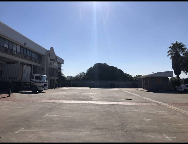 2,651M² FACTORY TO LET IN EPPING INDUSTRIAL